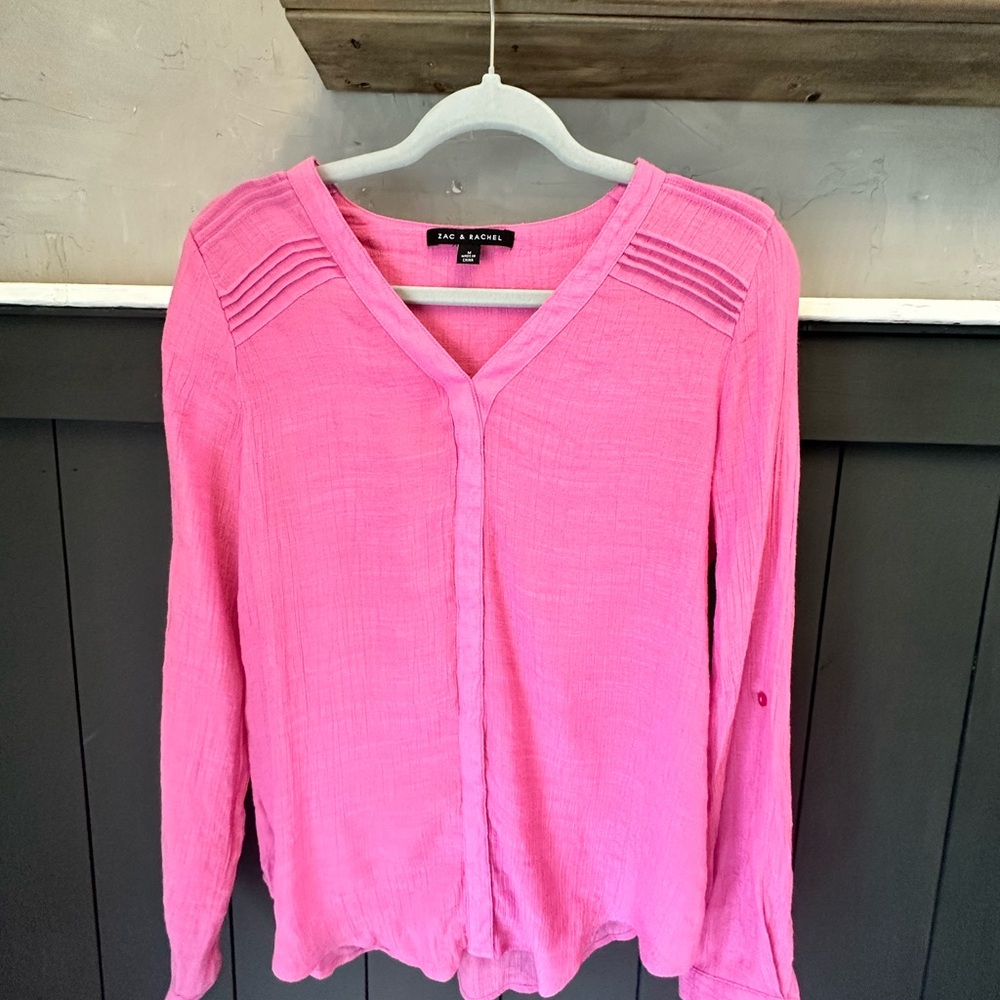 Zac & Rachel Pink Pullover Lightweight Blouse size Medium